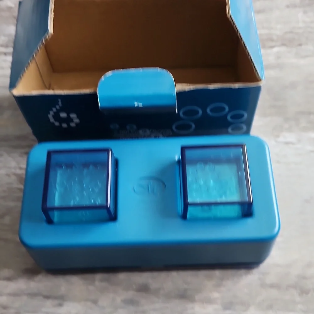Creative Memories Snow Maker paper punch.